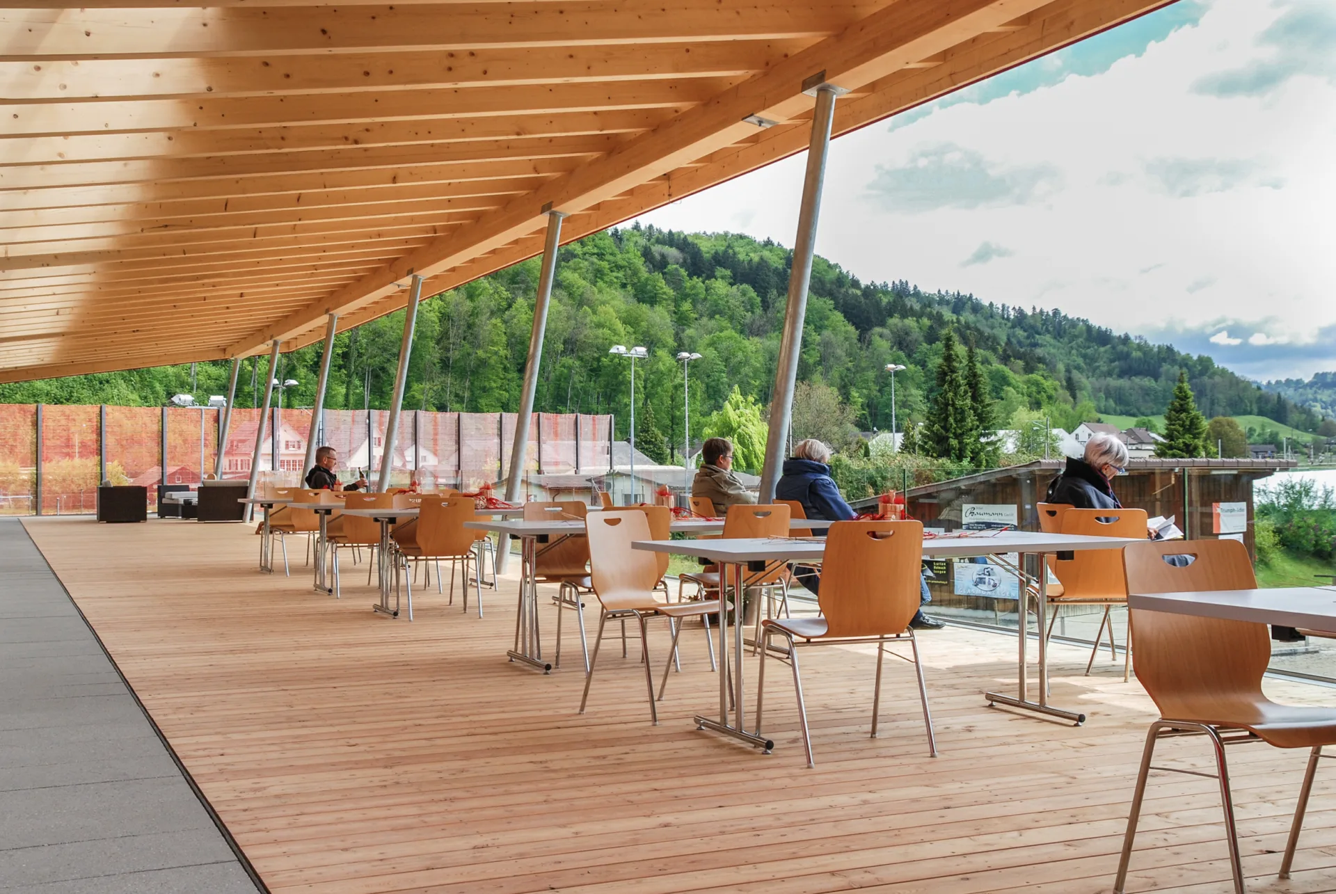 Erweiterung Zuschauergalerie im Tösstal