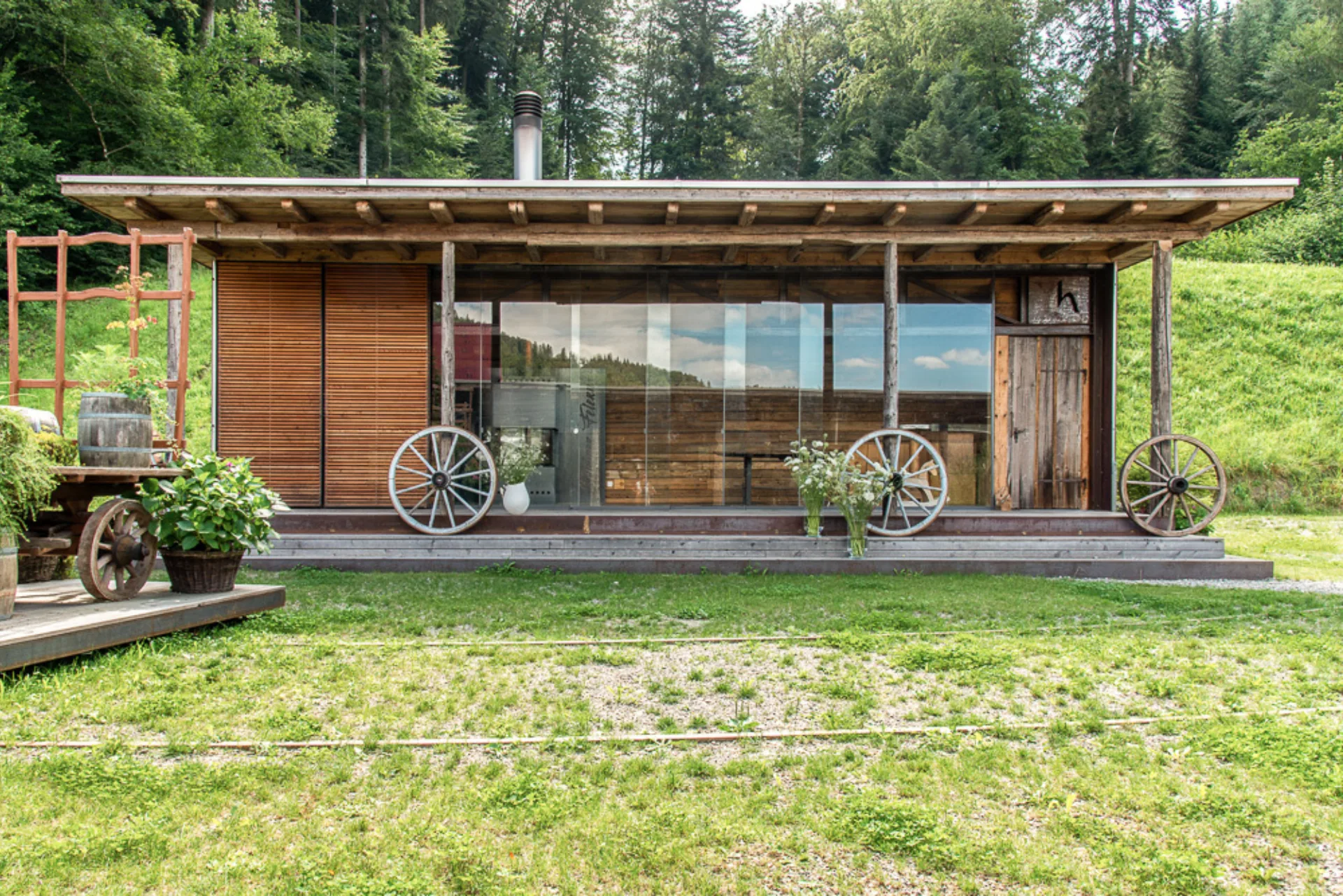 Schöner Feiern, Saland, Altholz